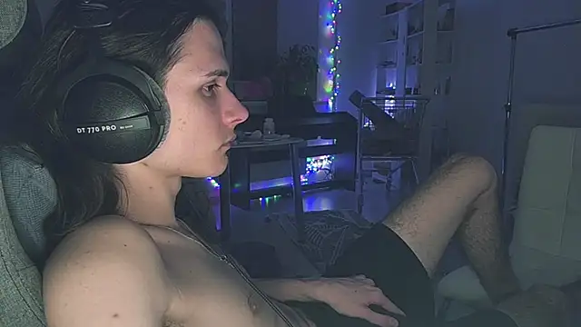 Snapshot of CandyChell chatting on March 2026 08:42:01 PM CandyChell online show from March 2026 08:42:01 PM