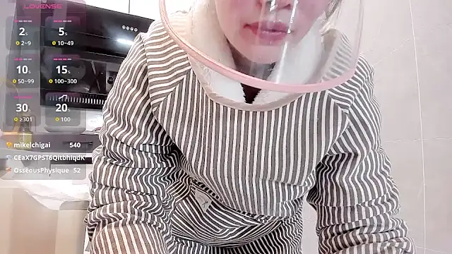 Vivian-6 online show from March 2026 02:04:02 AM