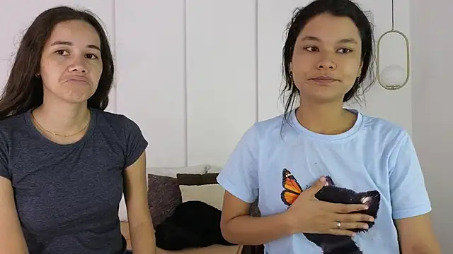 sexychanell 18 online show from October 2025 01:17:01 PM