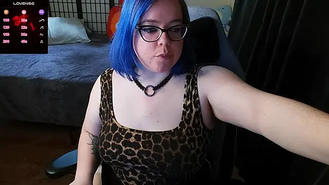 Snapshot of KiraSpitQueen chatting on February 2025 03:34:02 AM KiraSpitQueen online show from February 2025 03:34:02 AM