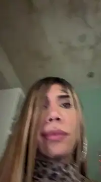 Snapshot of caroline_cossei chatting on March 2025 05:43:02 AM caroline cossei online show from March 2025 05:43:02 AM