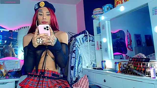 caroline cossei online show from April 2026 12:12:01 PM