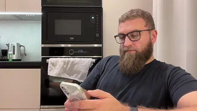 Bear bear  online show from December 2025 02:02:02 PM