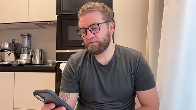 Bear bear  online show from April 2026 07:42:01 AM