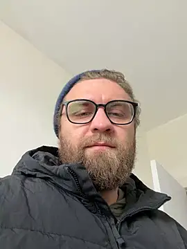 Snapshot of Bear_bear_ chatting on April 2026 11:13:02 AM Bear bear online show from April 2026 11:13:02 AM