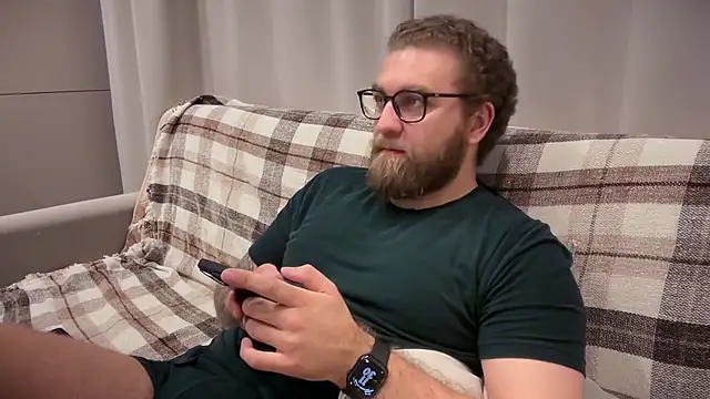 Snapshot of Bear_bear_ chatting on May 2026 08:32:02 AM Bear bear online show from May 2026 08:32:02 AM