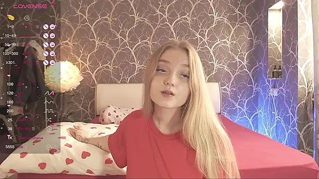 MiaMiaMeow online show from September 2025 01:10:01 PM