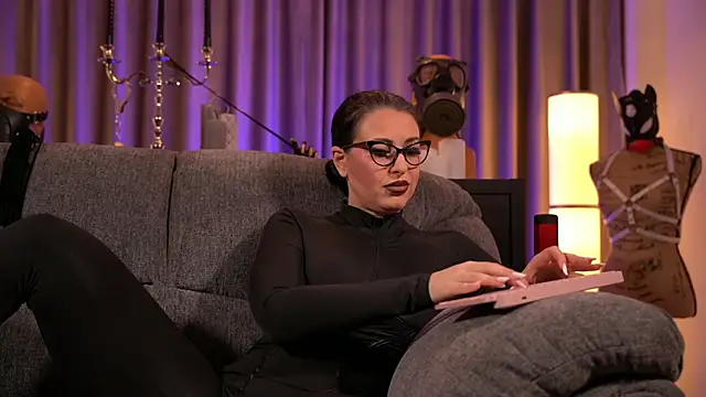 Snapshot of kelly_kent chatting on December 2024 12:08:02 AM kelly kent online show from December 2024 12:08:02 AM