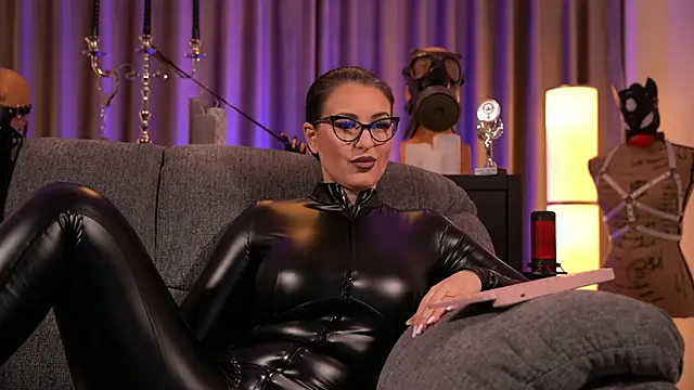 Snapshot of kelly_kent chatting on December 2024 12:18:01 AM kelly kent online show from December 2024 12:18:01 AM