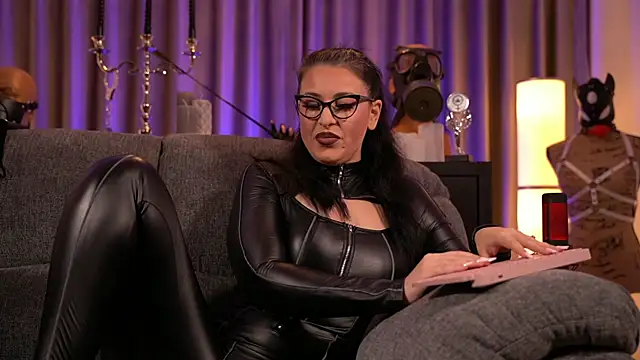 Snapshot of kelly_kent chatting on December 2024 01:47:02 AM kelly kent online show from December 2024 01:47:02 AM