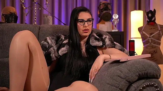 Snapshot of kelly_kent chatting on December 2024 01:55:02 AM kelly kent online show from December 2024 01:55:02 AM