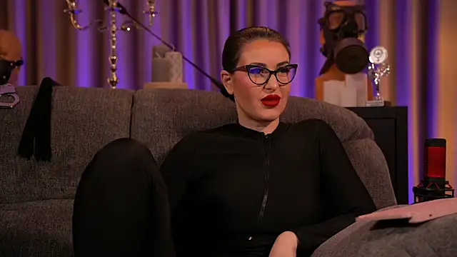 Snapshot of kelly_kent chatting on February 2025 12:53:02 AM kelly kent online show from February 2025 12:53:02 AM