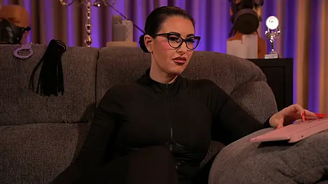 Snapshot of kelly_kent chatting on March 2025 01:42:02 AM kelly kent online show from March 2025 01:42:02 AM