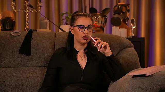 Snapshot of kelly_kent chatting on September 2025 12:11:02 AM kelly kent online show from September 2025 12:11:02 AM