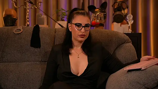 Snapshot of kelly_kent chatting on October 2025 12:08:02 AM kelly kent online show from October 2025 12:08:02 AM