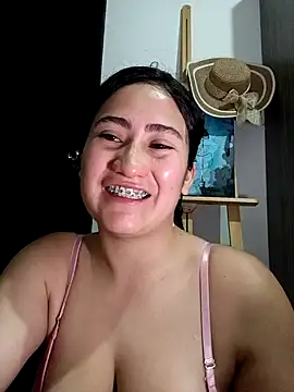 Snapshot of francesca_baker1007 chatting on December 2024 07:10:01 PM francesca baker1007 online show from December 2024 07:10:01 PM