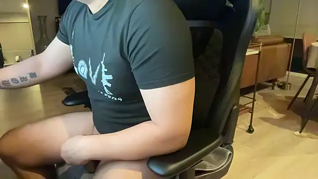 HungandThickLatin online show from January 2025 12:43:02 PM