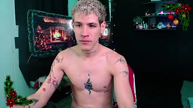 Snapshot of andybxby chatting on December 2024 11:38:02 PM andybxby online show from December 2024 11:38:02 PM