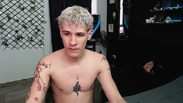 Snapshot of andybxby chatting on February 2025 09:46:02 PM andybxby online show from February 2025 09:46:02 PM