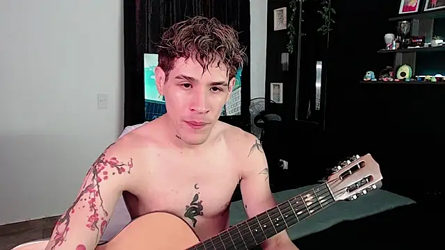 Snapshot of andybxby chatting on March 2025 09:00:02 PM andybxby online show from March 2025 09:00:02 PM