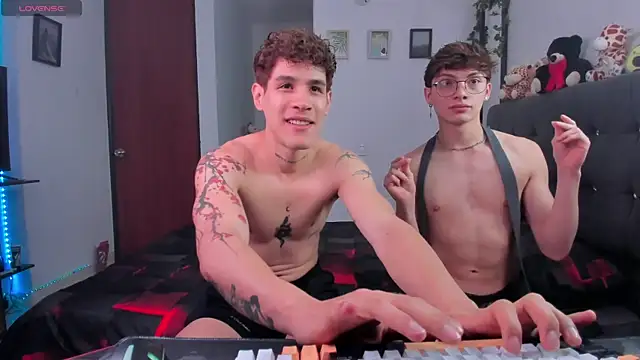 Snapshot of andybxby chatting on October 2025 05:54:02 PM andybxby online show from October 2025 05:54:02 PM