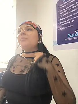 lucyferna online show from October 2025 08:10:01 PM