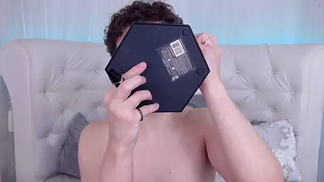 RobbyCharming online show from November 2025 03:40:02 AM