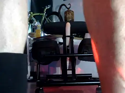 Snapshot of OSIRlS chatting on December 2024 09:52:02 PM OSIRlS online show from December 2024 09:52:02 PM