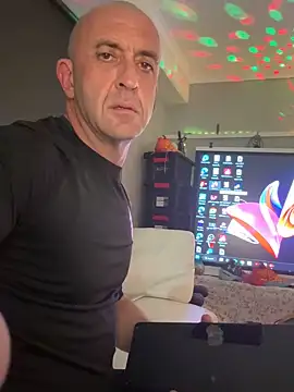 Snapshot of OSIRlS chatting on September 2025 02:39:02 PM OSIRlS online show from September 2025 02:39:02 PM