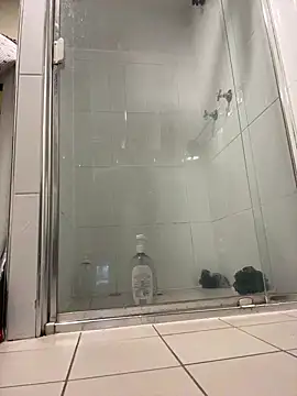 Snapshot of OSIRlS chatting on October 2025 01:19:01 PM OSIRlS online show from October 2025 01:19:01 PM