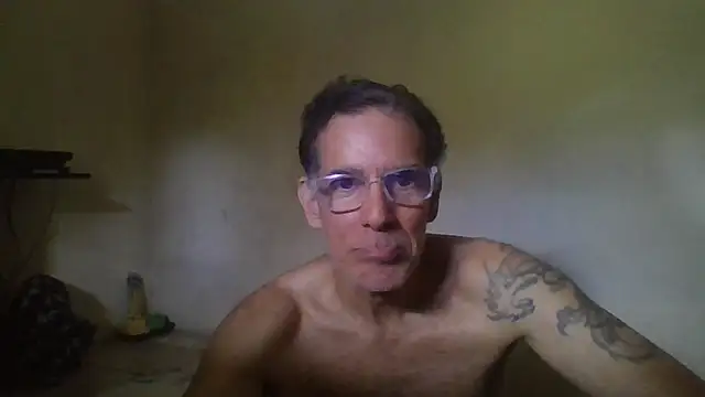 Snapshot of CaptainFox chatting on July 2026 04:38:01 PM CaptainFox online show from July 2026 04:38:01 PM