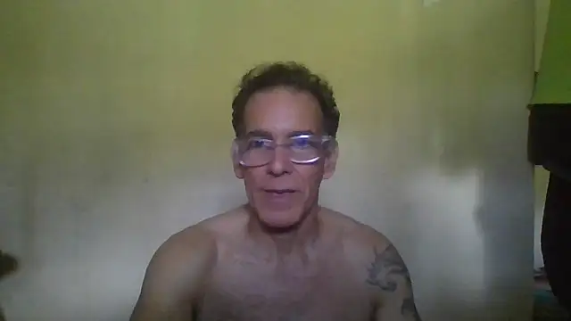 Snapshot of CaptainFox chatting on July 2026 09:12:01 PM CaptainFox online show from July 2026 09:12:01 PM