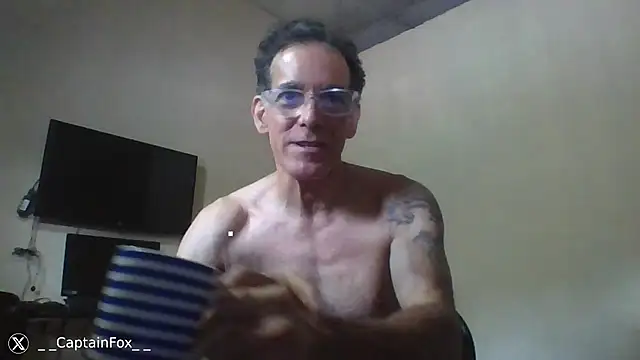 Snapshot of CaptainFox chatting on August 2026 02:30:01 PM CaptainFox online show from August 2026 02:30:01 PM