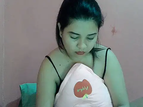 Snapshot of cutie_jane2022 chatting on May 2026 06:53:01 PM cutie jane2022 online show from May 2026 06:53:01 PM