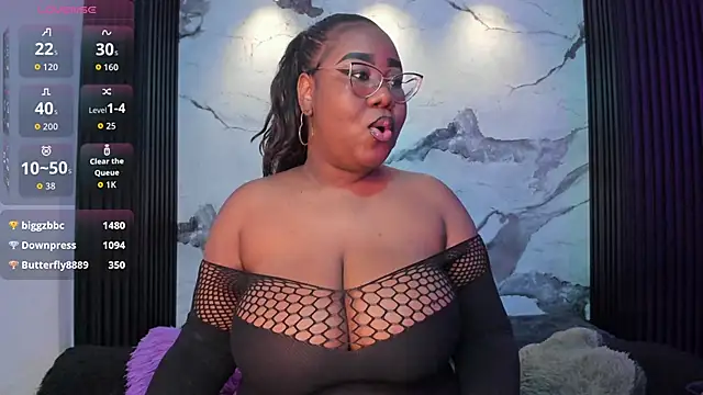 Snapshot of Darnellqueen chatting on April 2026 11:40:02 PM Darnellqueen online show from April 2026 11:40:02 PM