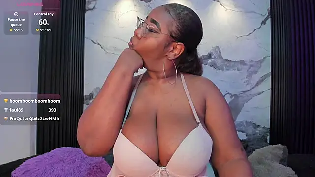 Snapshot of Darnellqueen chatting on May 2026 06:01:01 PM Darnellqueen online show from May 2026 06:01:01 PM