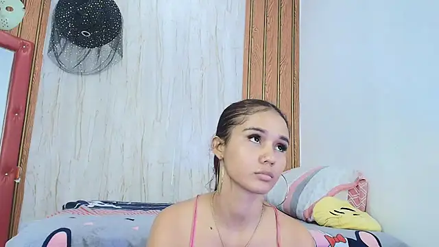 MarianaManzur online show from December 2025 07:18:01 PM