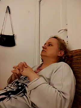 She-devilx online show from April 2026 08:18:01 PM