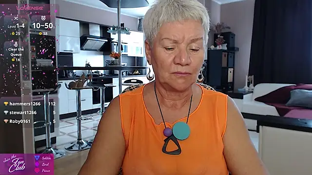 Snapshot of roxana_brooks chatting on June 2026 01:15:02 PM roxana brooks online show from June 2026 01:15:02 PM