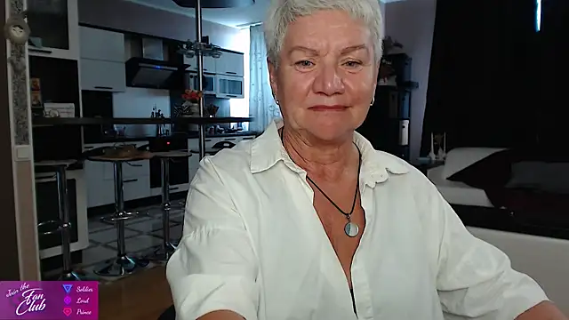 Snapshot of roxana_brooks chatting on June 2026 02:37:02 PM roxana brooks online show from June 2026 02:37:02 PM