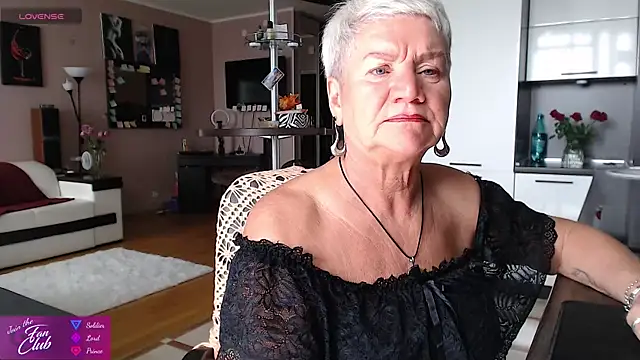 Snapshot of roxana_brooks chatting on July 2026 08:18:01 AM roxana brooks online show from July 2026 08:18:01 AM