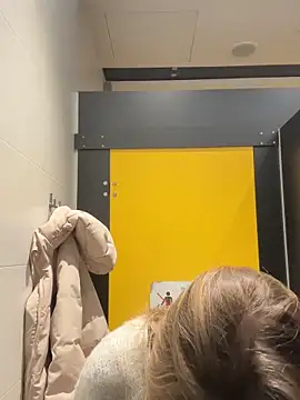 Snapshot of ValenciaShock chatting on February 2026 06:45:02 AM ValenciaShock online show from February 2026 06:45:02 AM