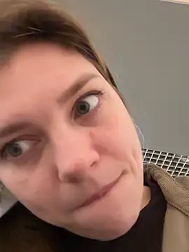 Snapshot of ValenciaShock chatting on February 2026 06:51:02 AM ValenciaShock online show from February 2026 06:51:02 AM