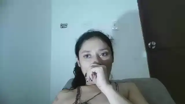 Snapshot of TamaraNauthy chatting on March 2025 04:00:02 PM TamaraNauthy online show from March 2025 04:00:02 PM