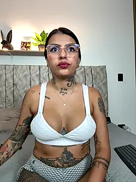 Snapshot of abi_katyy chatting on October 2025 04:51:02 AM abi katyy online show from October 2025 04:51:02 AM