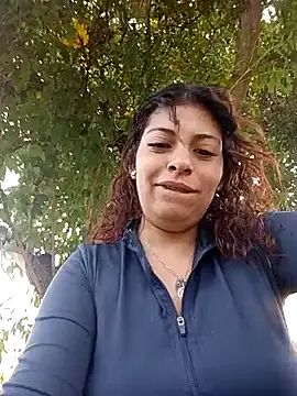 Snapshot of Iam_Issaa chatting on May 2026 06:15:02 PM Iam Issaa online show from May 2026 06:15:02 PM