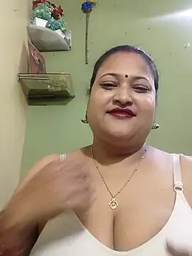 Snapshot of Mona_love143 chatting on October 2025 11:22:01 AM Mona love143 online show from October 2025 11:22:01 AM