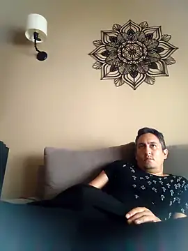 LuqenZo online show from April 2026 07:58:02 PM