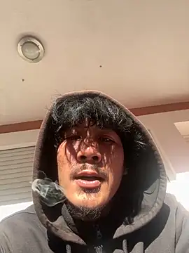 juniiorre online show from November 2025 12:05:01 PM