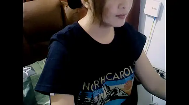 makemefallin online show from March 2025 01:30:02 PM